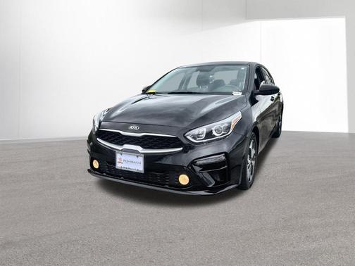 Aurora Black Pearl 2021 Kia Forte LXS