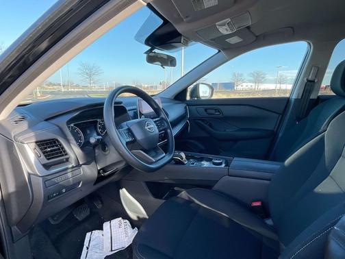 2025 Nissan Rogue S