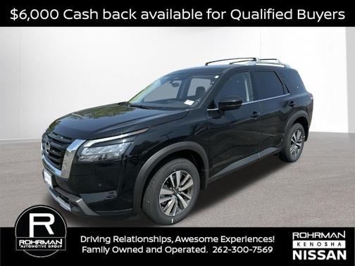 2025 Nissan Pathfinder SL