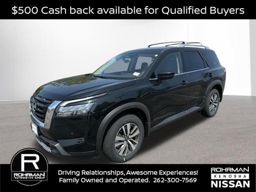 2025 Nissan Pathfinder SL