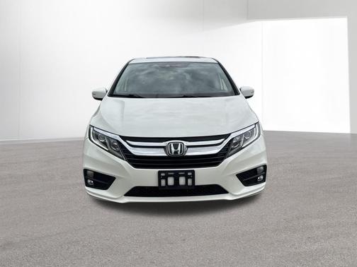White Diamond Pearl 2018 Honda Odyssey EX-L