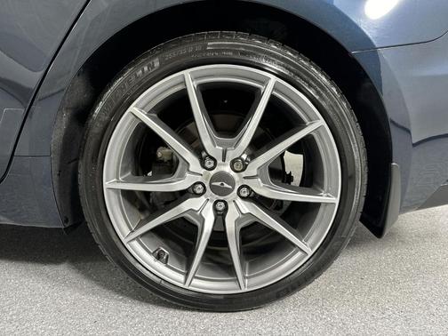 2022 Genesis G70 2.0T