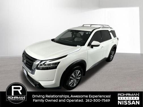 2022 Nissan Pathfinder SL