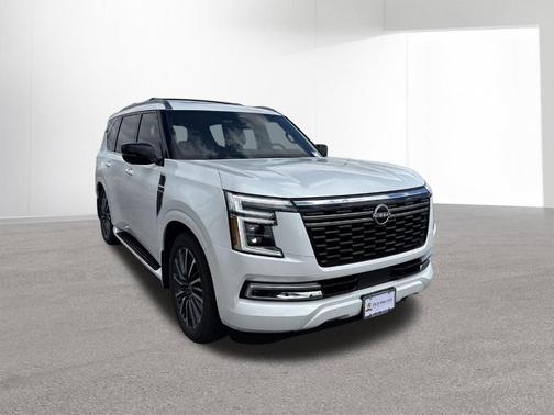Everest White P 2026 Nissan Armada PLRES