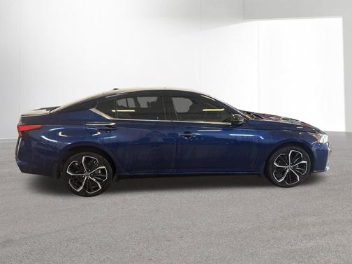Deep Blue Pearl 2023 Nissan Altima 2.5 SR