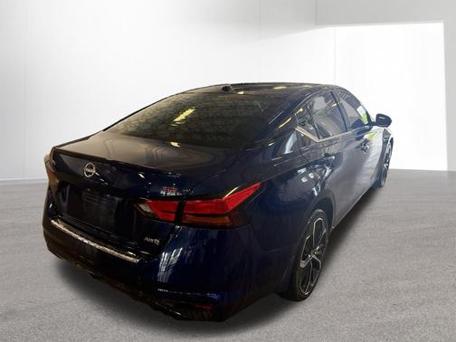 Deep Blue Pearl 2023 Nissan Altima 2.5 SR