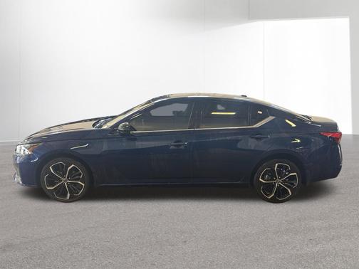 Deep Blue Pearl 2023 Nissan Altima 2.5 SR
