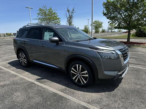 2025 Nissan Pathfinder Platinum