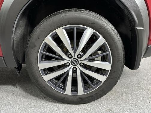 2022 Nissan Pathfinder Platinum