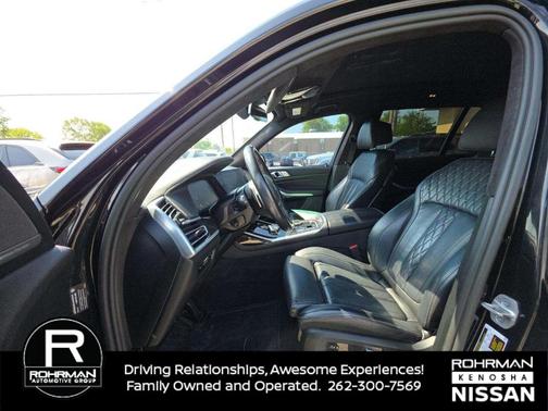 Black Sapphire Metallic 2021 BMW X7 xDrive40i