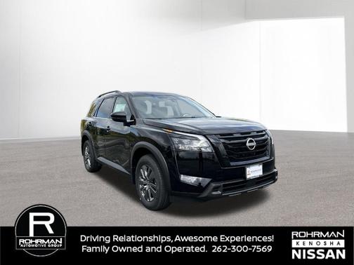 2025 Nissan Pathfinder SV