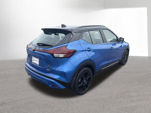 Electric Blue Metallic/Super Black 2023 Nissan Kicks SR