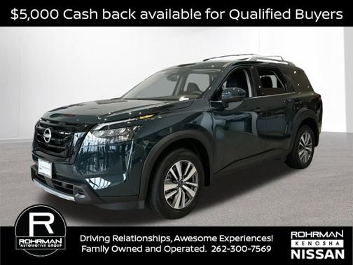 2025 Nissan Pathfinder SL