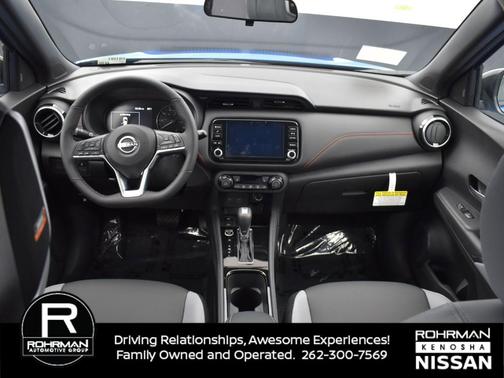 2 Tone Blue / Black 2023 Nissan Kicks SR