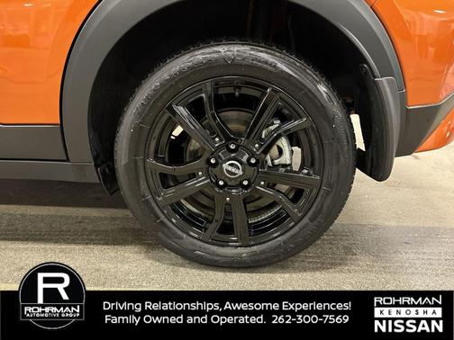 2023 Nissan Kicks SR