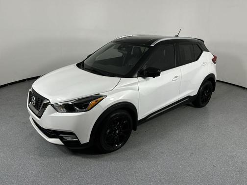 2020 Nissan Kicks SR