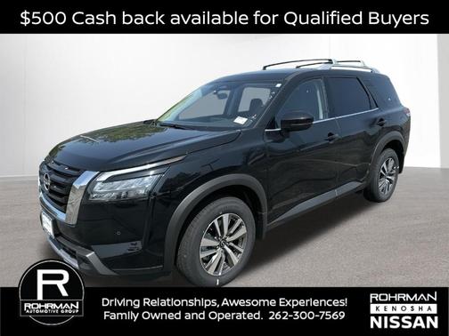 2025 Nissan Pathfinder SL