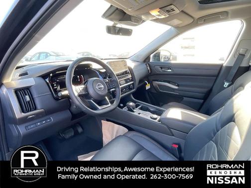 2025 Nissan Pathfinder Platinum