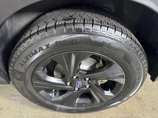 Crystal White Pearl 2024 Subaru Crosstrek Base
