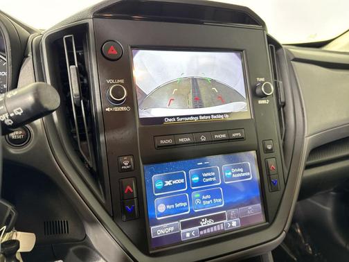 Crystal White Pearl 2024 Subaru Crosstrek Base