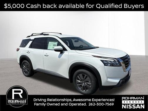 2025 Nissan Pathfinder SV