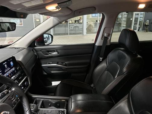 Scarlet Ember 2023 Nissan Pathfinder SL