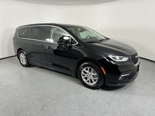 2024 Chrysler Pacifica Touring-L