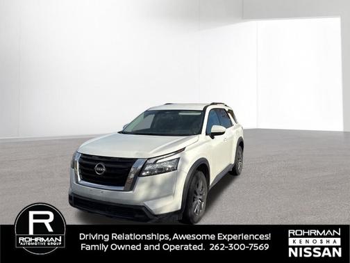 2025 Nissan Pathfinder SV