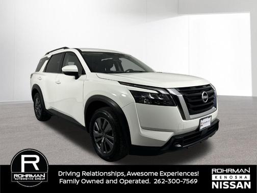 2025 Nissan Pathfinder SV