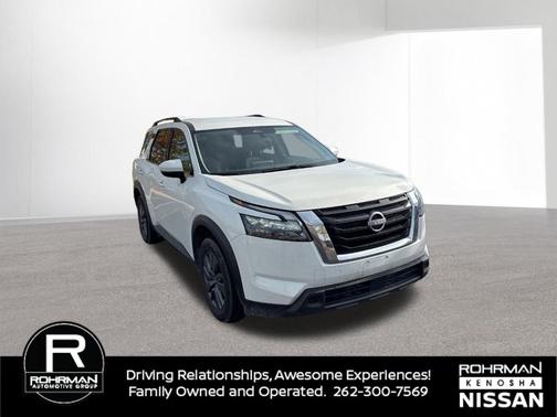 2025 Nissan Pathfinder SV