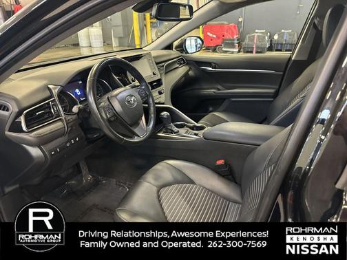 Midnight Black Metallic 2024 Toyota Camry SE