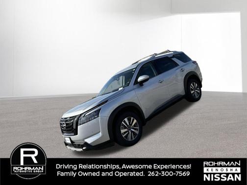 2025 Nissan Pathfinder SL