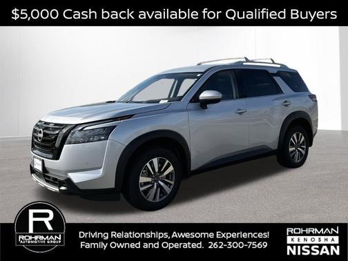2025 Nissan Pathfinder SL