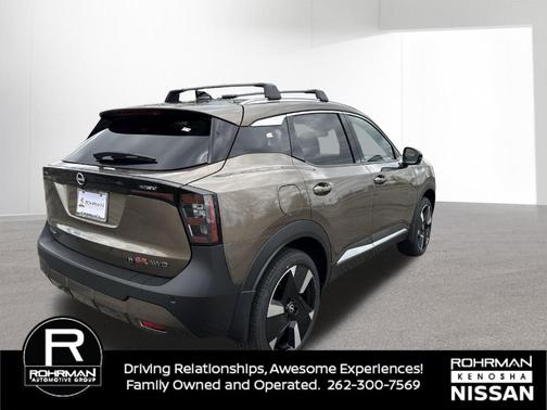 Canyon Bronze M 2026 Nissan Kicks SR