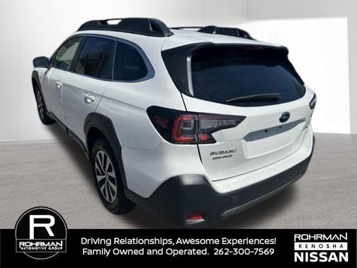 Crystal White Pearl 2025 Subaru Outback Premium