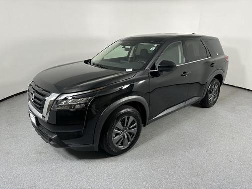2023 Nissan Pathfinder S