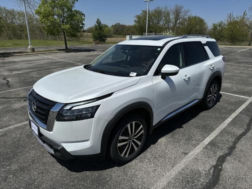 2025 Nissan Pathfinder Platinum