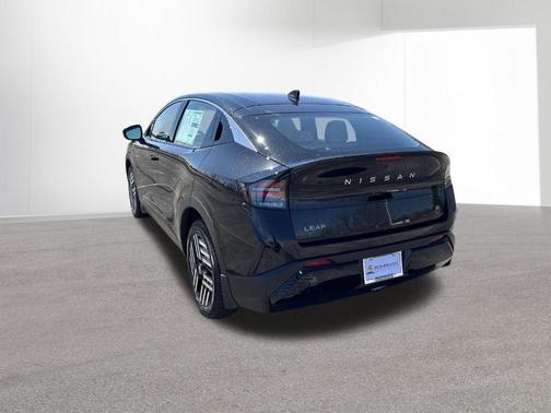 Black (P) 2026 Nissan Leaf SV+
