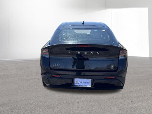 Black (P) 2026 Nissan Leaf SV+