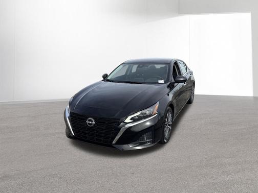Gun Metallic 2024 Nissan Altima 2.5 SV