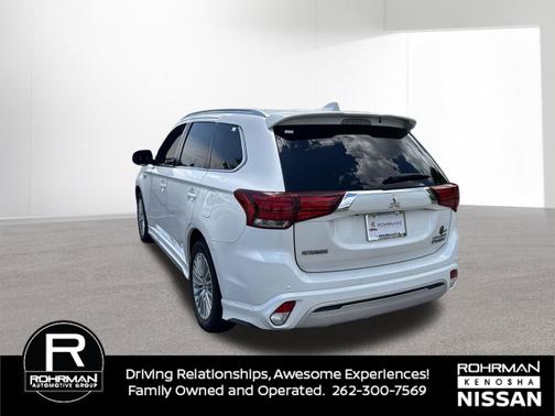 Pearl White 2019 Mitsubishi Outlander PHEV SEL