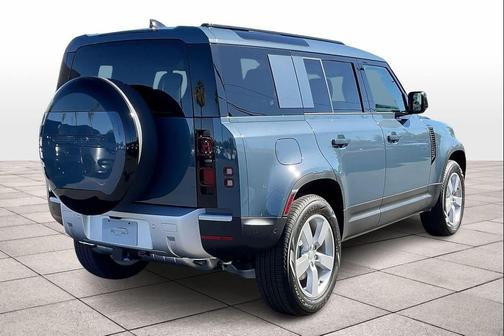 2025 Land Rover Defender 110 P400 S