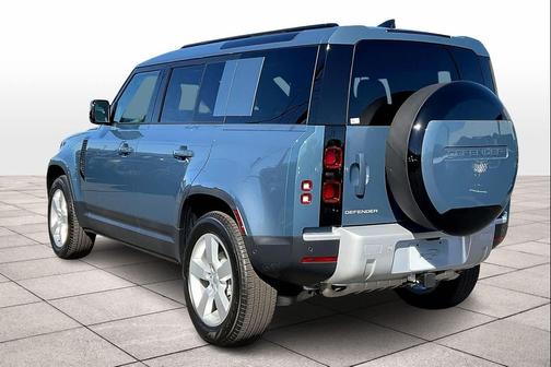 2025 Land Rover Defender 110 P400 S