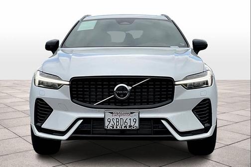 2025 Volvo XC60 Plug-In Hybrid T8 Plus