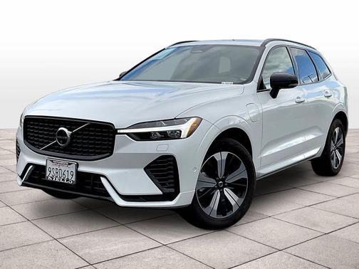 2025 Volvo XC60 Plug-In Hybrid T8 Plus
