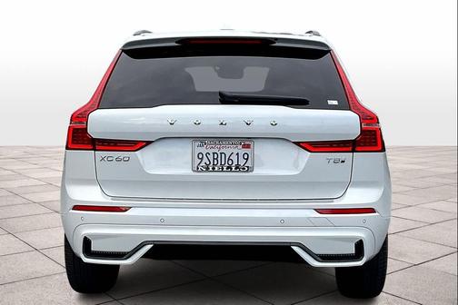 2025 Volvo XC60 Plug-In Hybrid T8 Plus