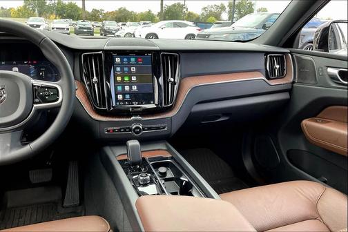 2025 Volvo XC60 Plug-In Hybrid T8 Plus