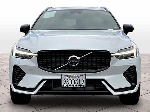 2025 Volvo XC60 Plug-In Hybrid T8 Plus