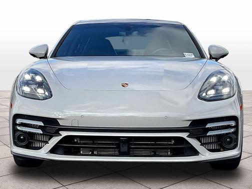 2022 Porsche Panamera Turbo S