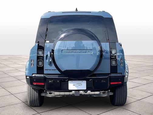 2026 Land Rover Defender P400 X-Dynamic SE